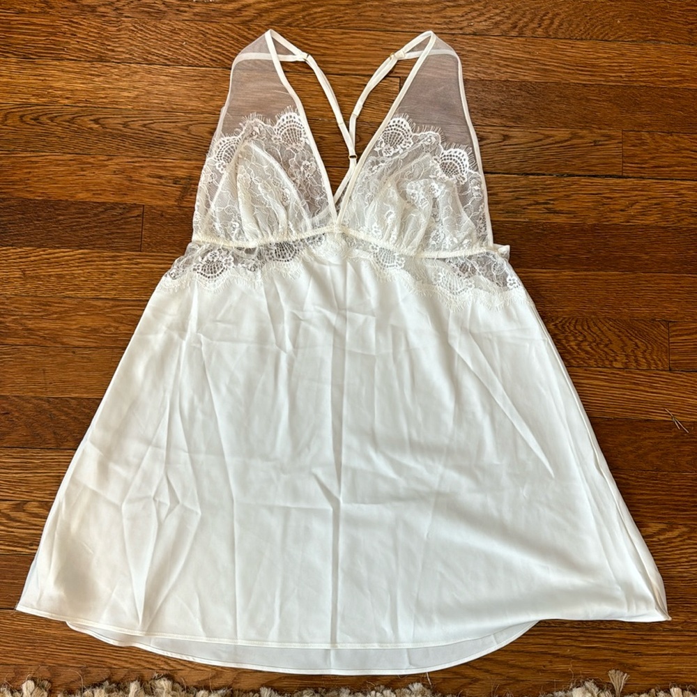 Flora Nikrooz Ivory Chemise Slip Lingerie with Lace